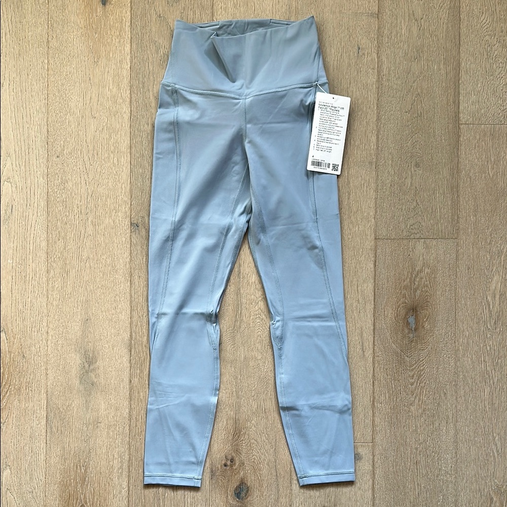 NWT align 25" pockets concrete blue size 4 lululemon